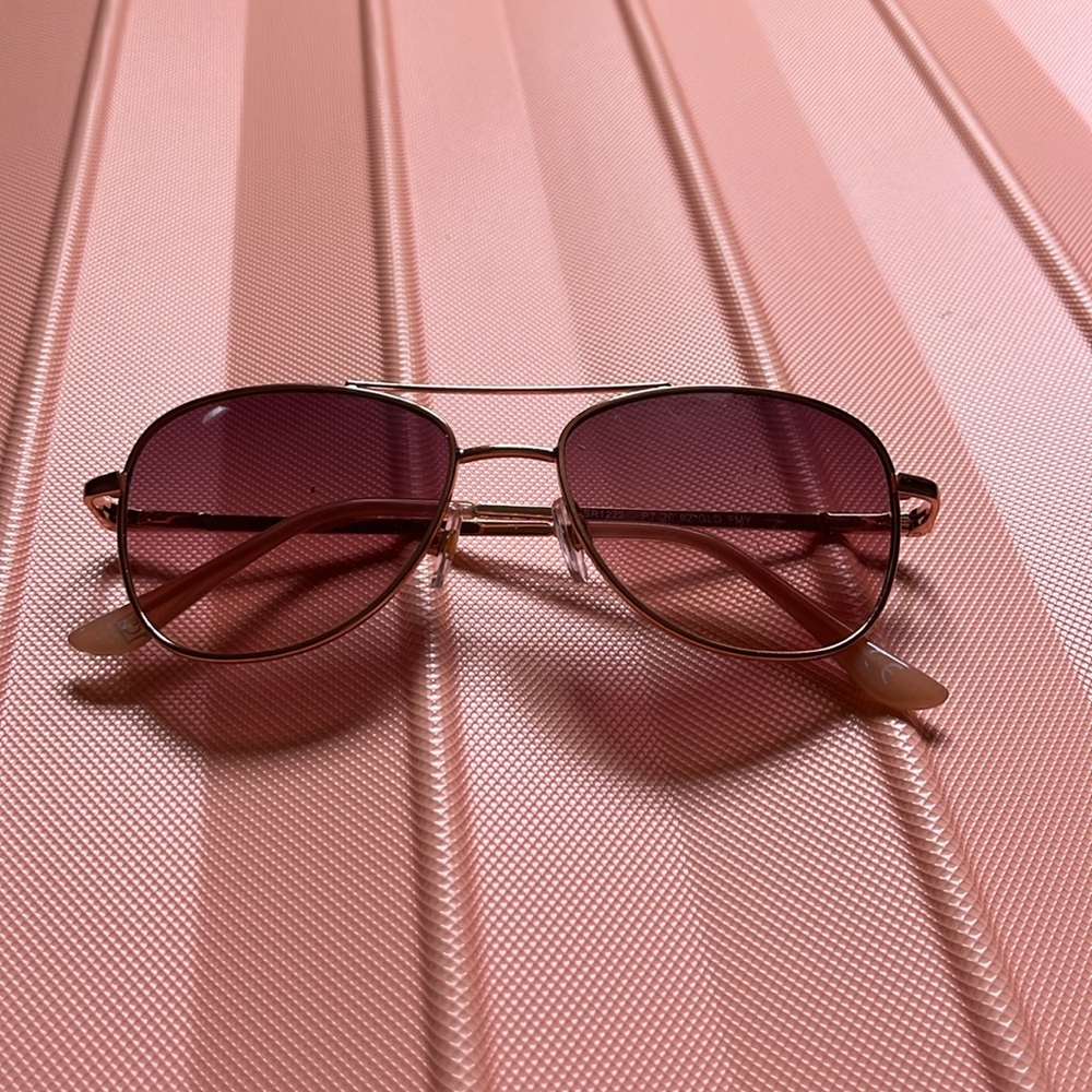 Foster Grant Sunglasses - Picture 1 of 7